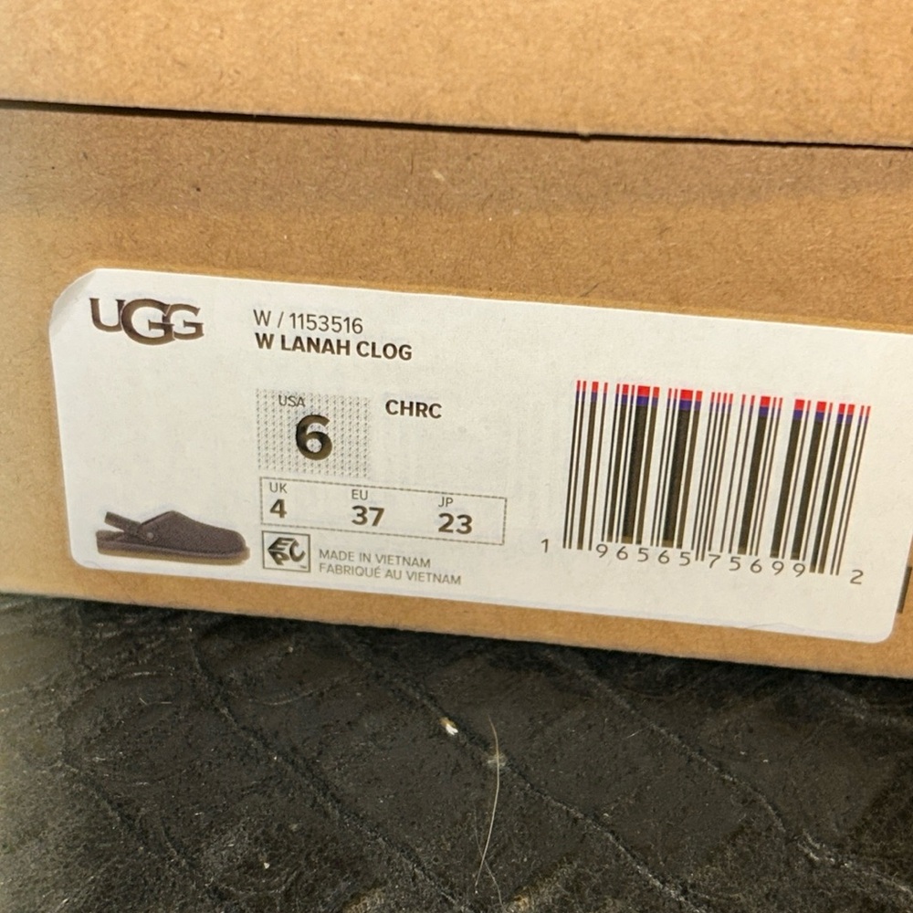 UGG Clogs - Picture 8 of 10